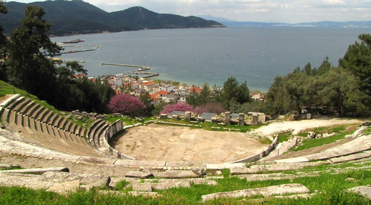 the-ancient-theatre-thassos-history-monuments